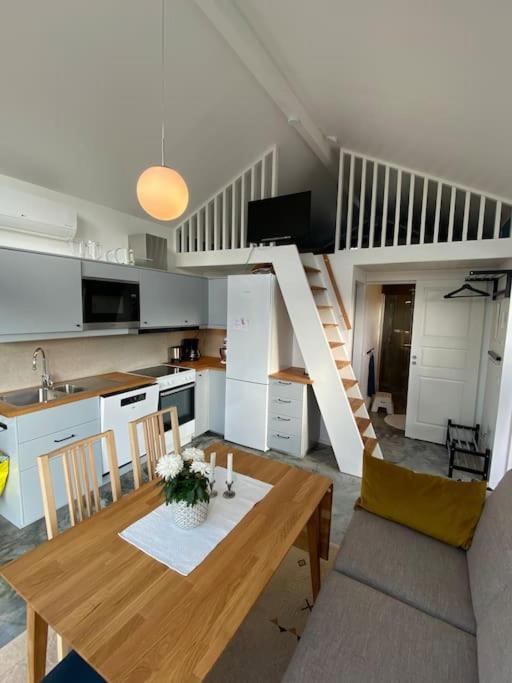 Eget Hus Med Badtunna I Skaergardsmiljoe Villa Kristinehamn Exterior photo